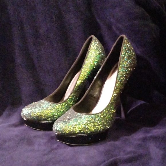 Emerald Heels by Rachael Roy - Picture 1 of 2